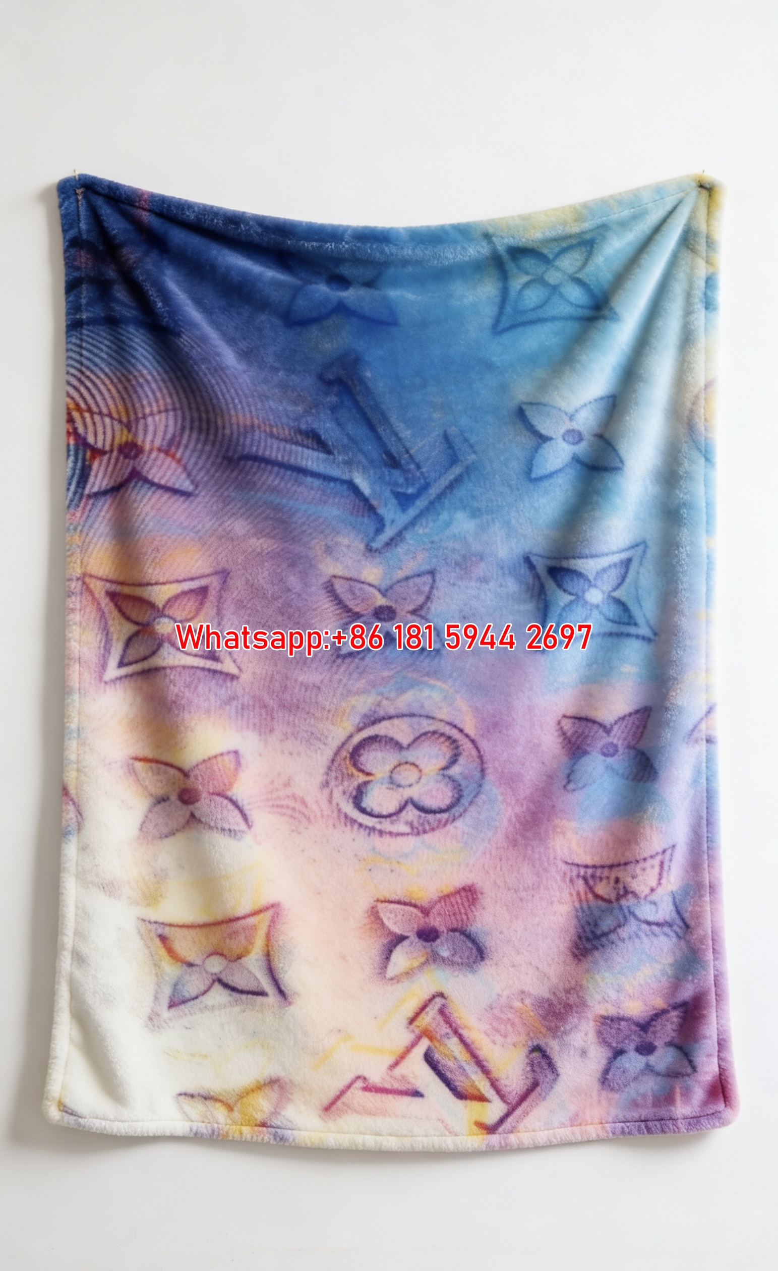 LV Hologram Flannel Blanket LV Gradient Art Throw IMG_3285